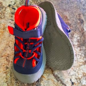 Oshkosh Sandals/water shoes